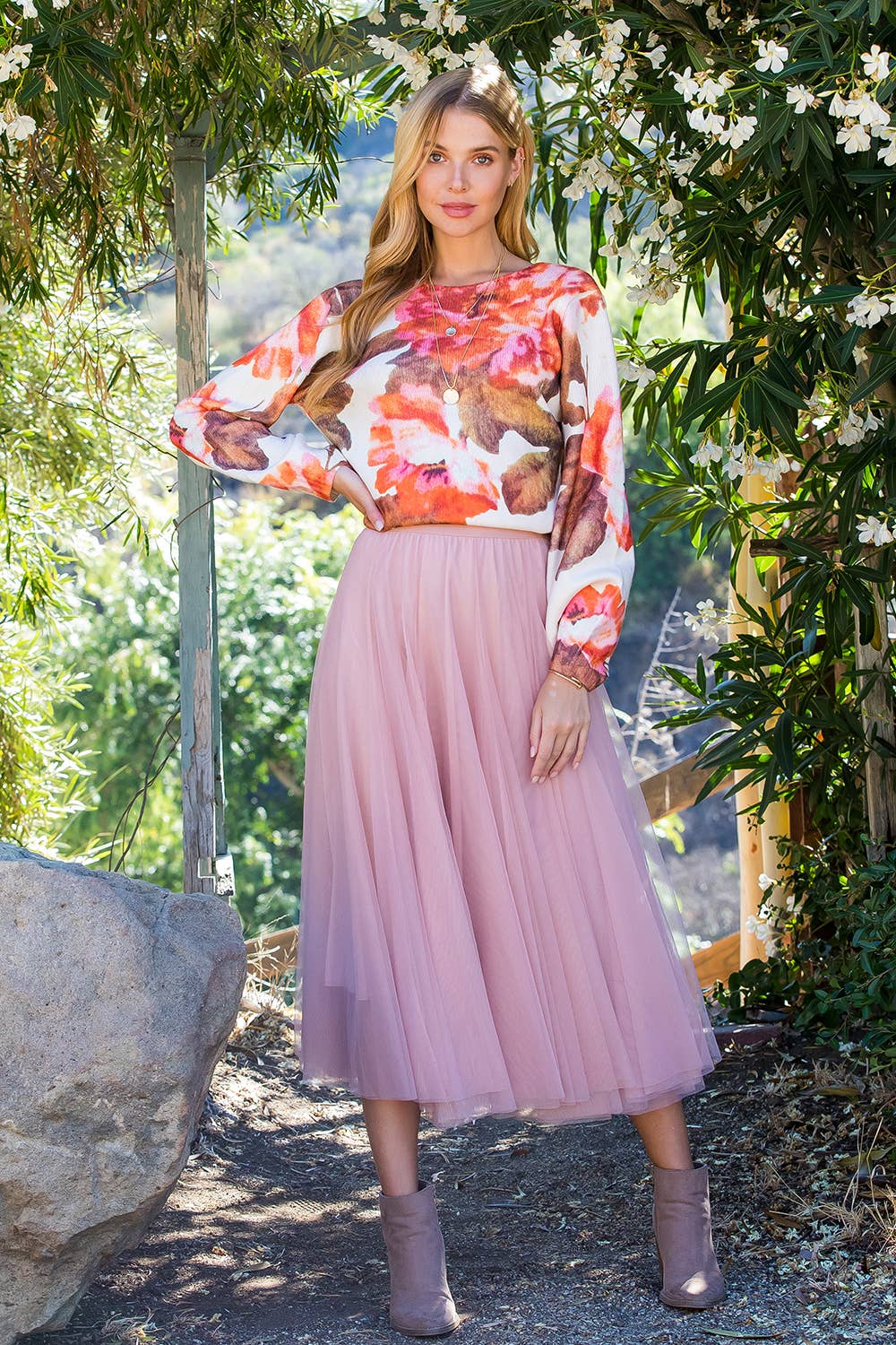 VERSATILE FLORAL SWEATER PULLOVER: VANILLA/PINK