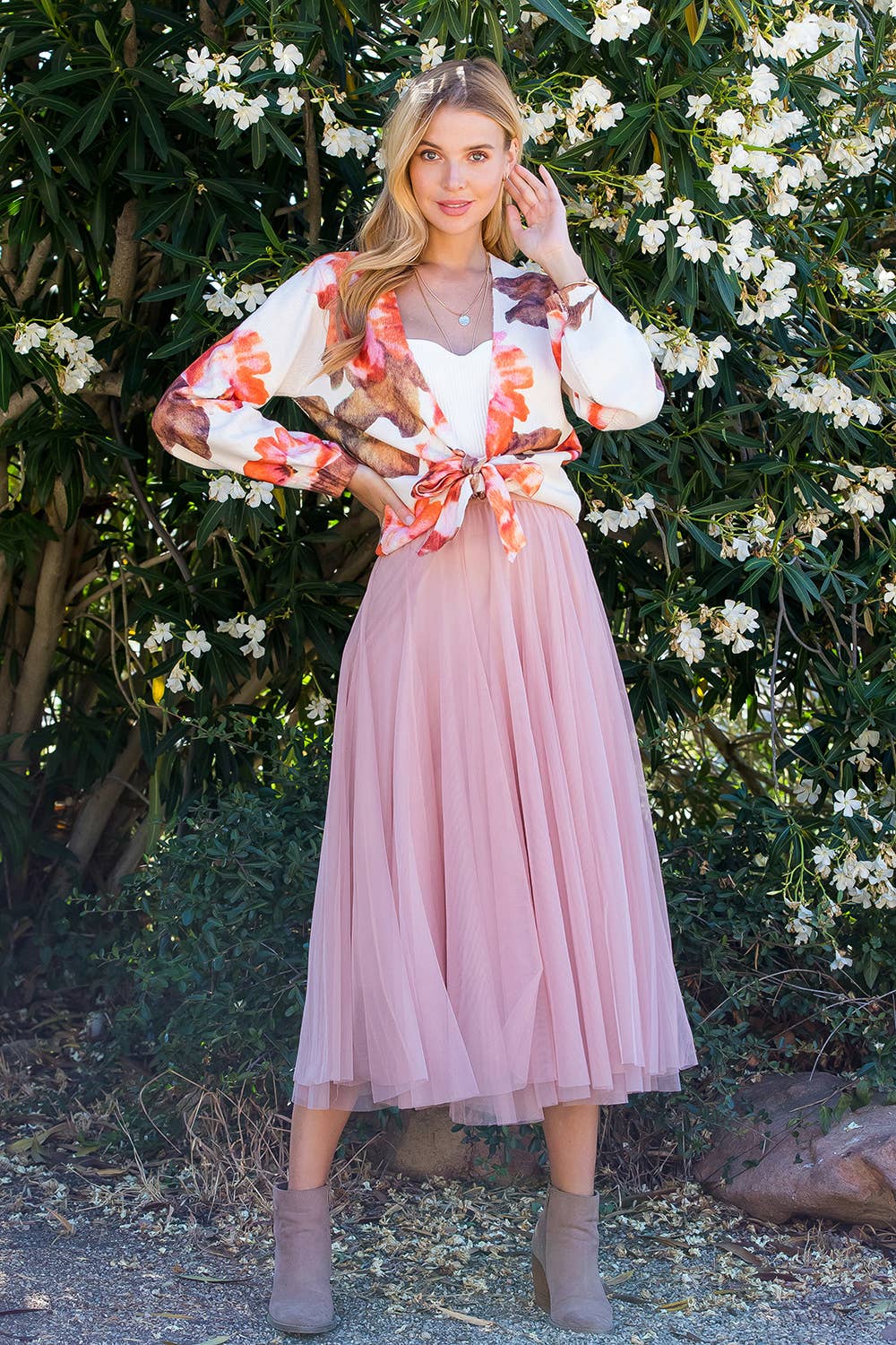 VERSATILE FLORAL SWEATER PULLOVER: VANILLA/PINK
