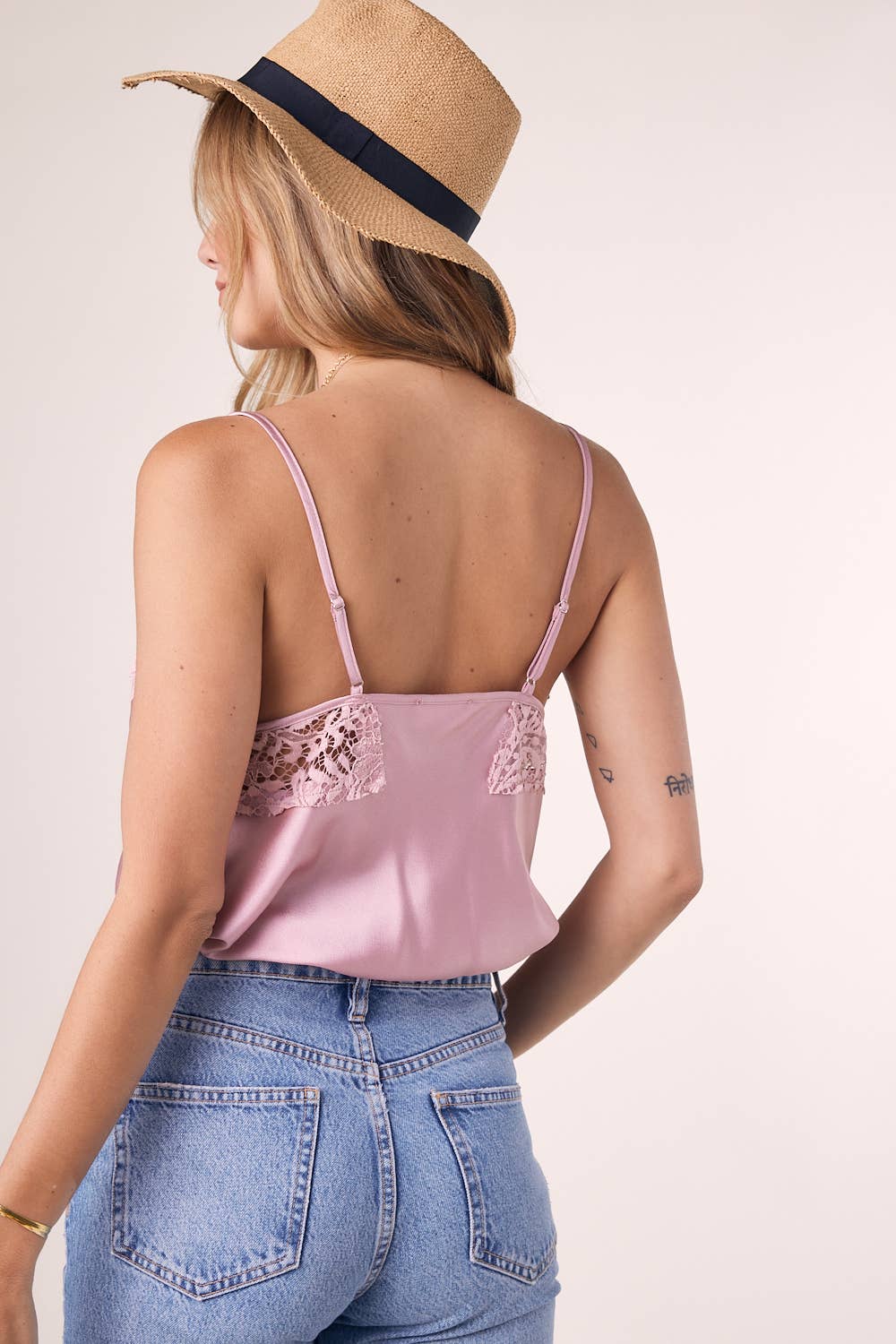 SILKY LACE TRIM CAMISOL: MUSHROOM