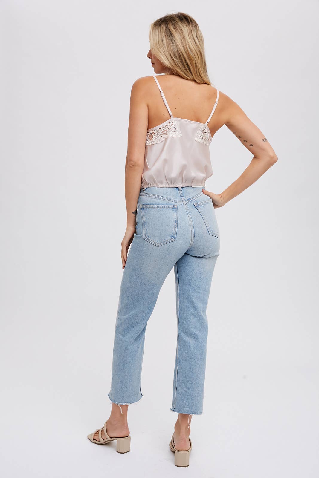 SILKY LACE TRIM CAMISOL: MUSHROOM