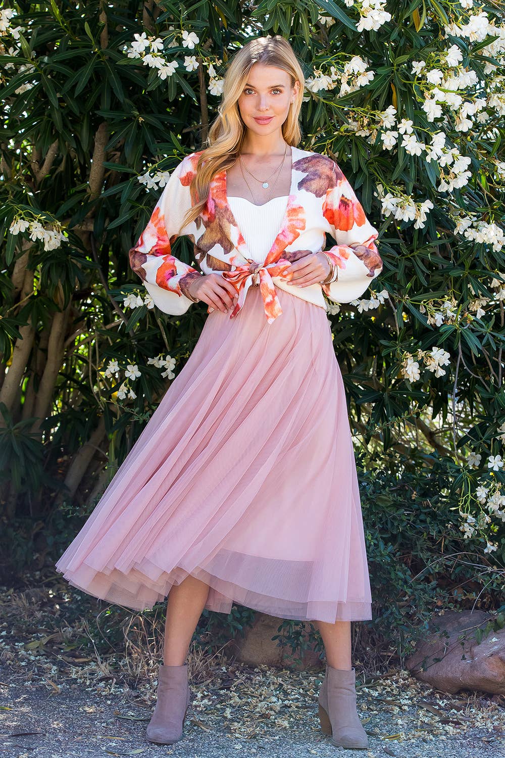 VERSATILE FLORAL SWEATER PULLOVER: VANILLA/PINK