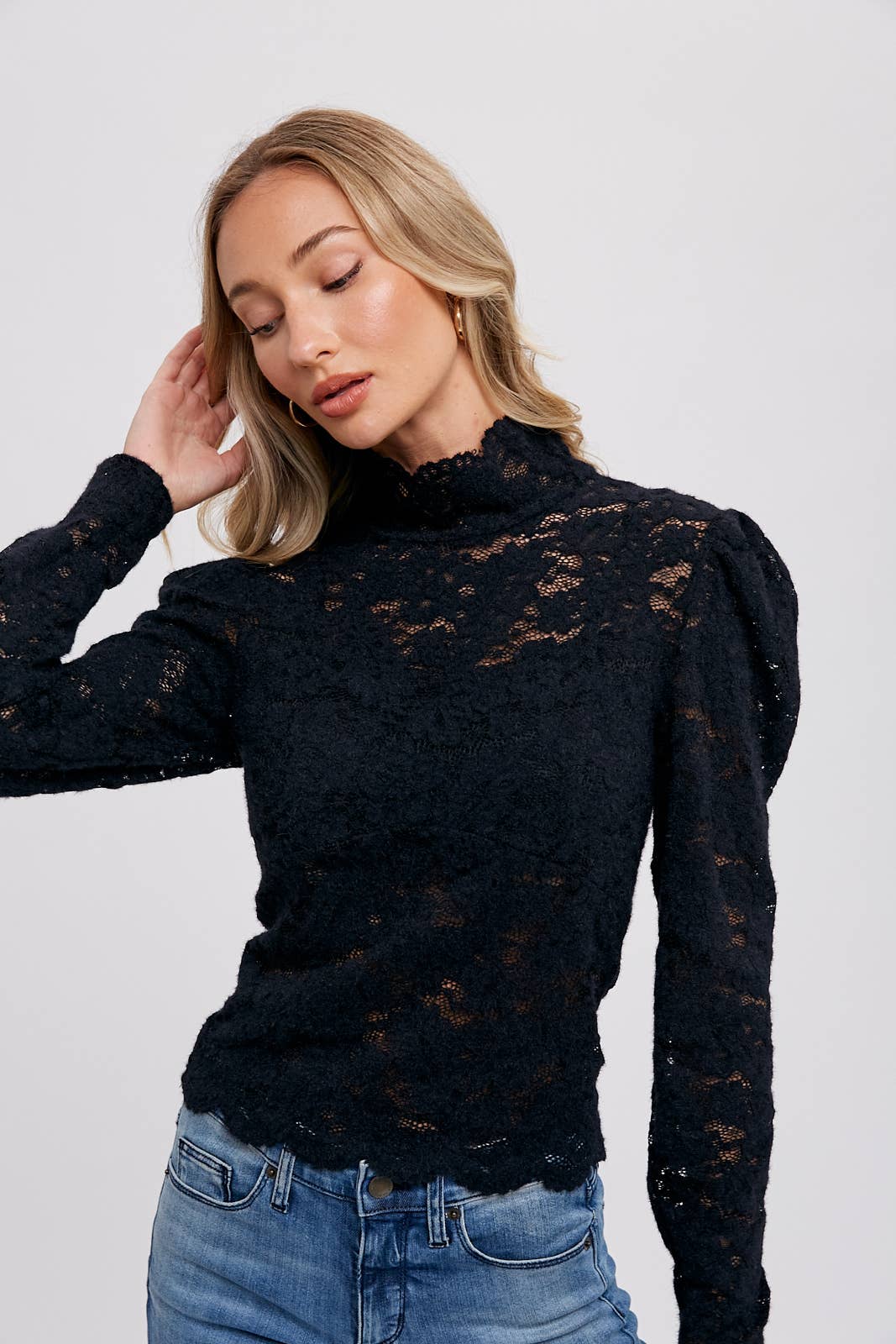 MOCK NECK SCALLOP HEM LACE KNIT TOP
