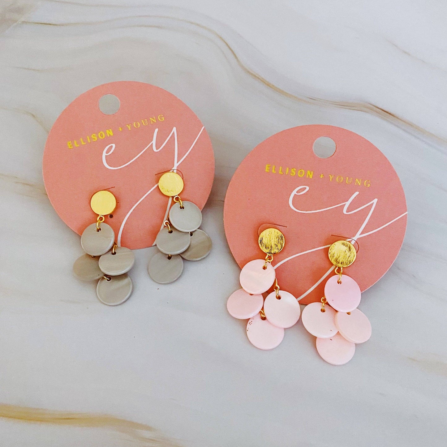 Shell Disc Chandelier Earring: Noble gray