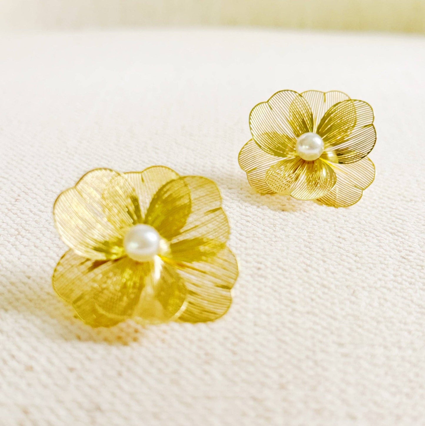 Golden Bloom Stud Earrings – Filigree Design