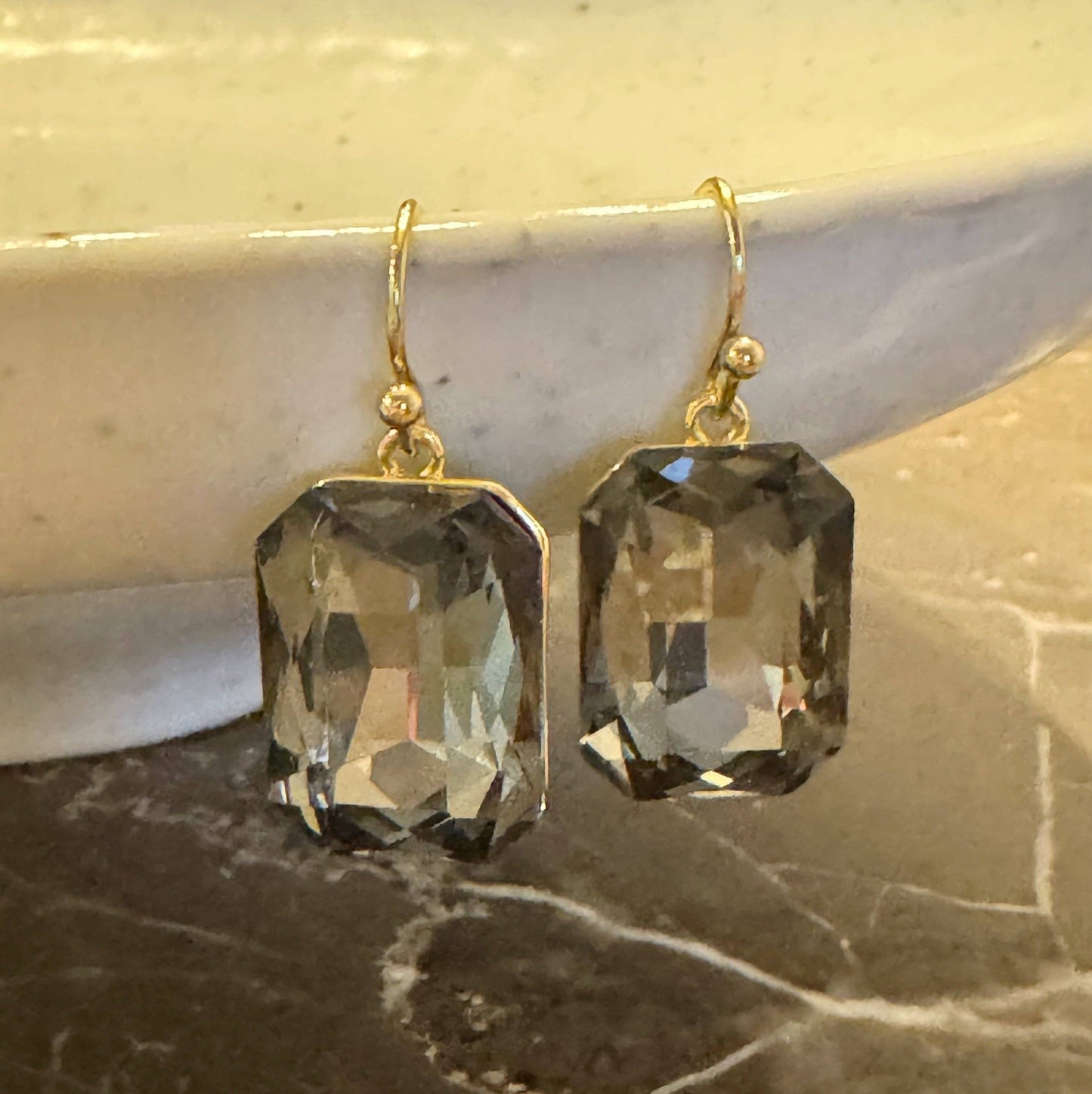 Simple And Classy Jewel Earrings: Emerald Green