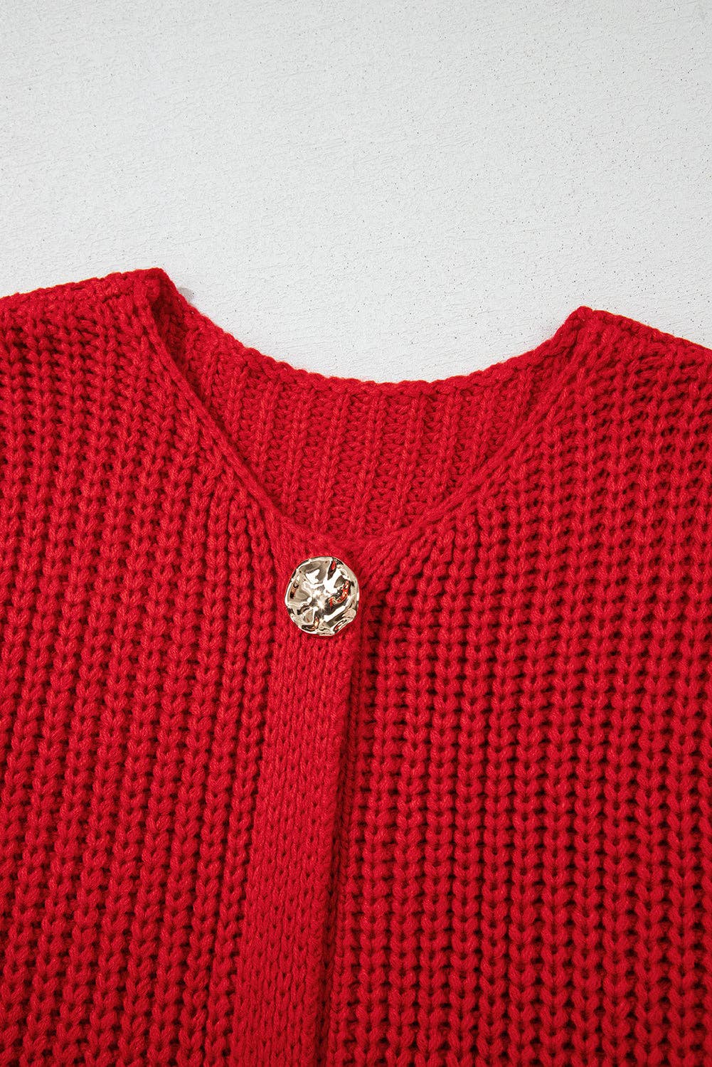 Solid Textured Knit Side Pockets Buttoned Sweater Vest: White / 100%Acrylic