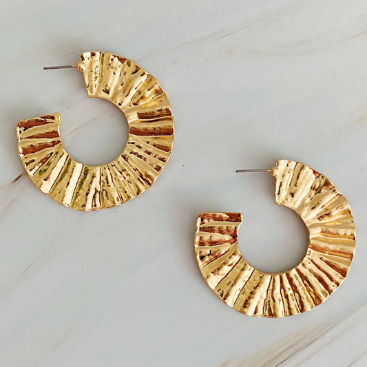 Crinkled Art Hoop Earrings: Gold