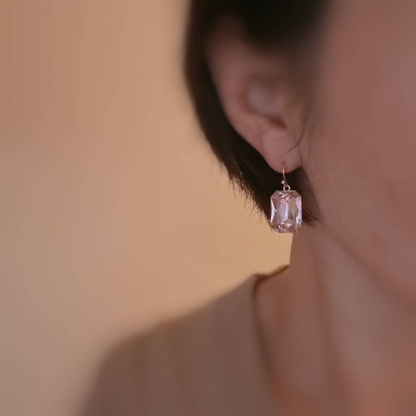 Simple And Classy Jewel Earrings: Shadow Gray