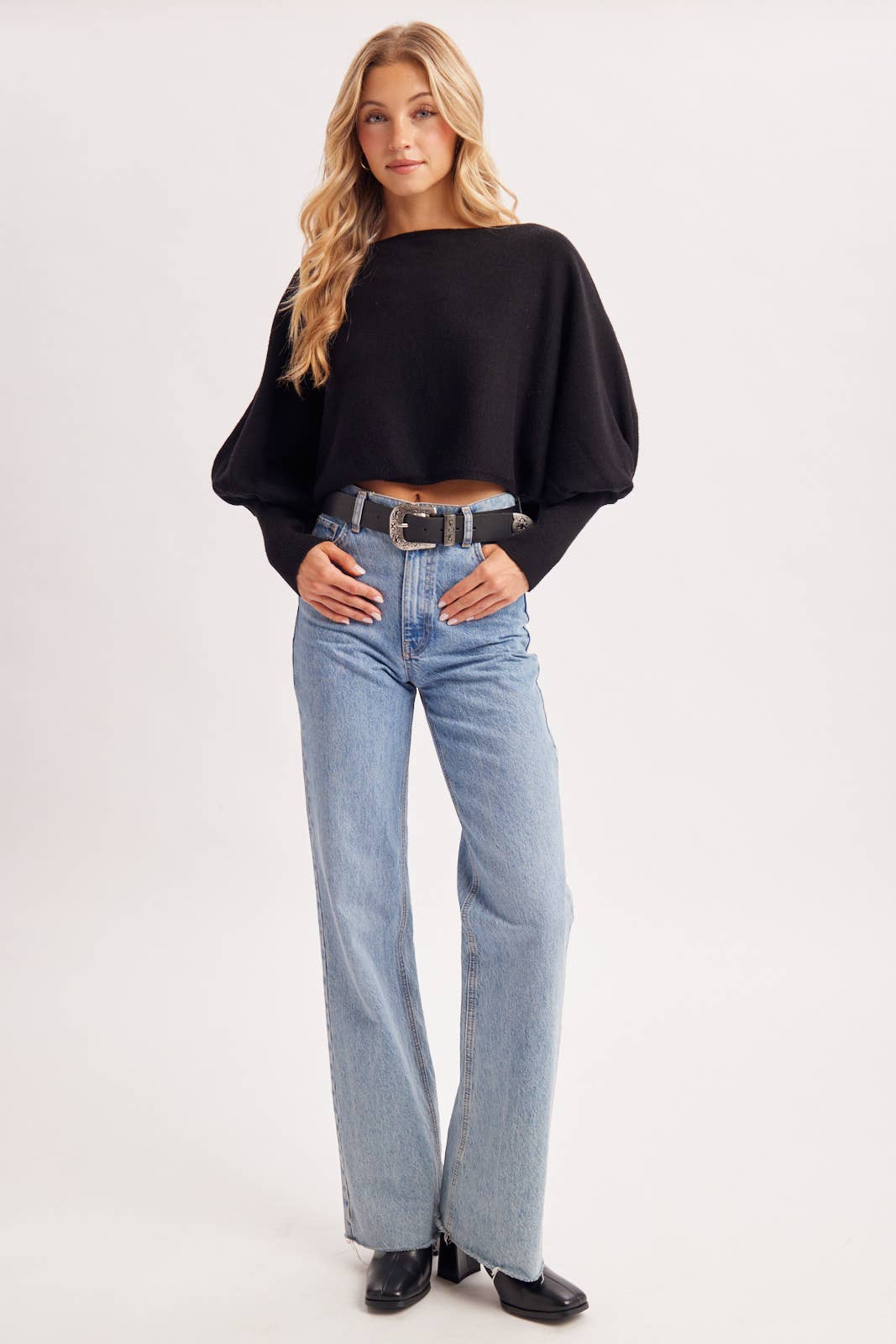 CROPPED BOAT-NECK BALLOON SLEEVED KNIT SWEATER: Black