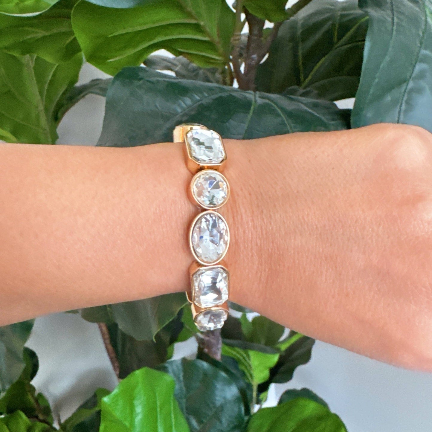 Golden Glow Stretch Bracelet – Faceted Stones for Subtle Elegance: Clear