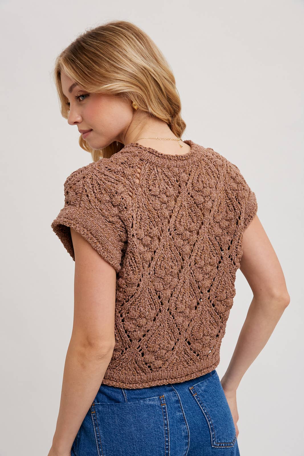 KNIT SWEATER SHORT SLEEVED PULLOVER: MOCHA