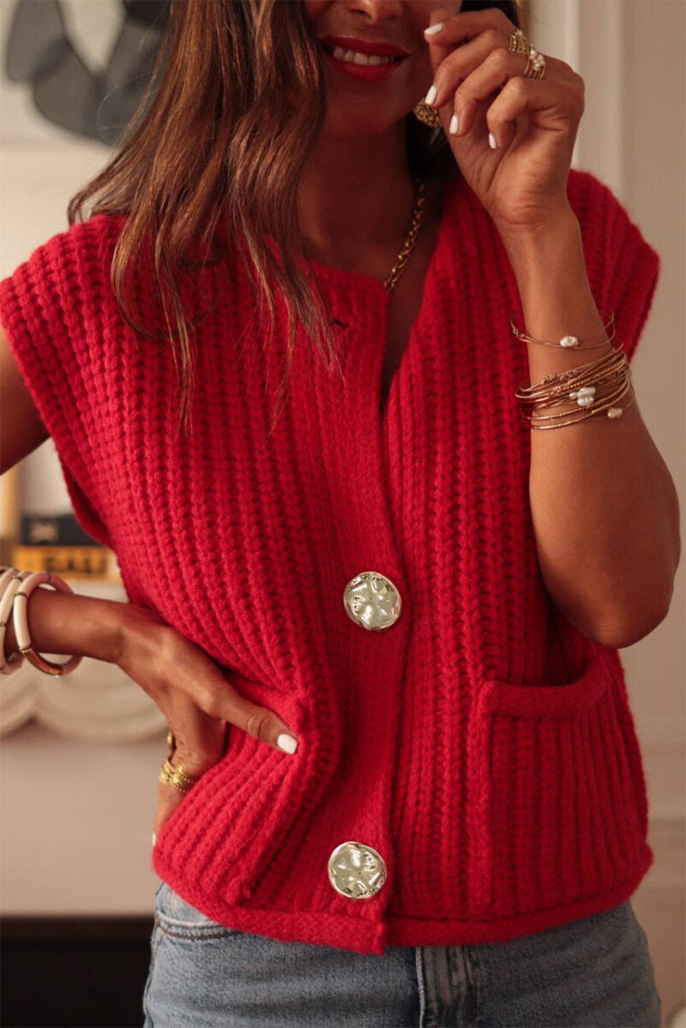 Solid Textured Knit Side Pockets Buttoned Sweater Vest: White / 100%Acrylic