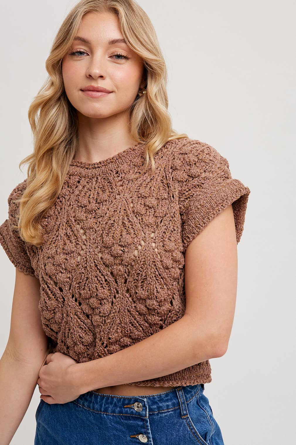 KNIT SWEATER SHORT SLEEVED PULLOVER: MOCHA