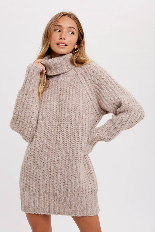 CHUNKY TURTLENECK TUNIC SWEATER